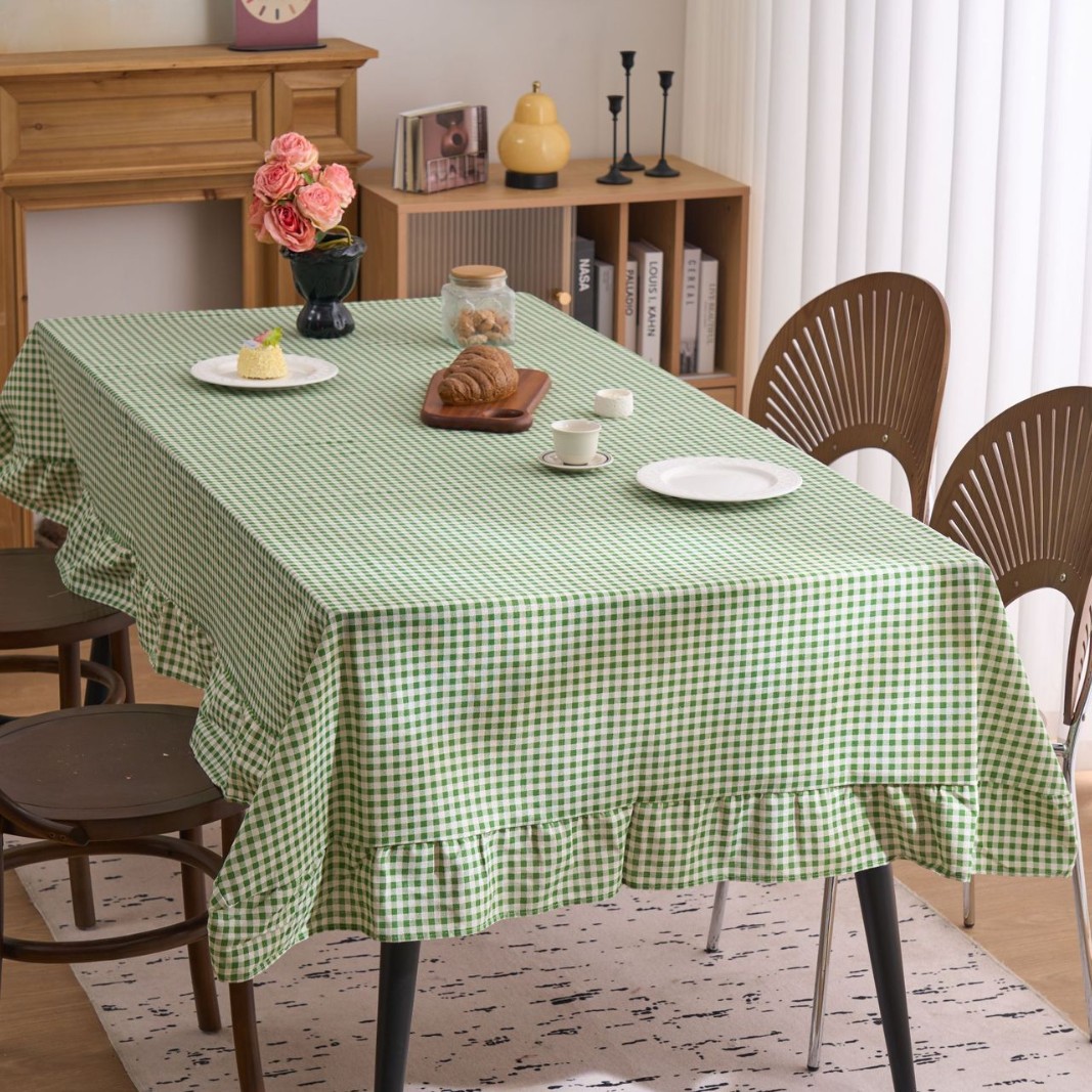 Desk Setup Wallpaper - French Retro Plaid Rectangular Tablecloth Print